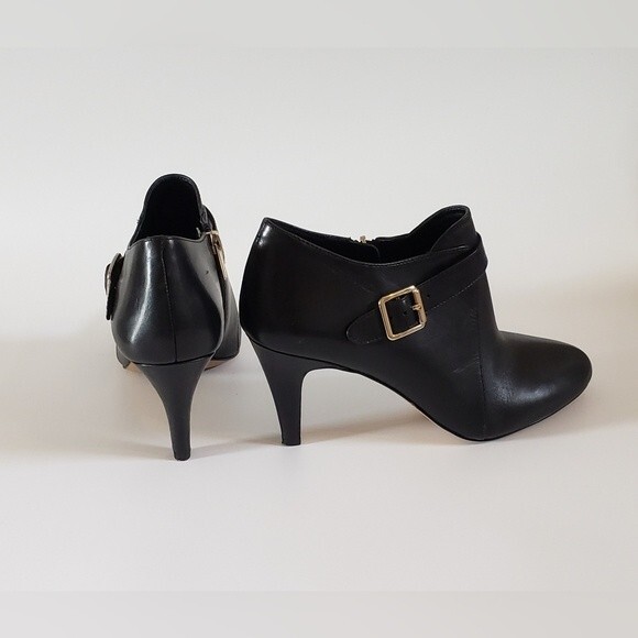 Vince Camuto Vonilesa Women's Black Leather Boot With Gold Buckle Size 8 - Picture 1 of 11